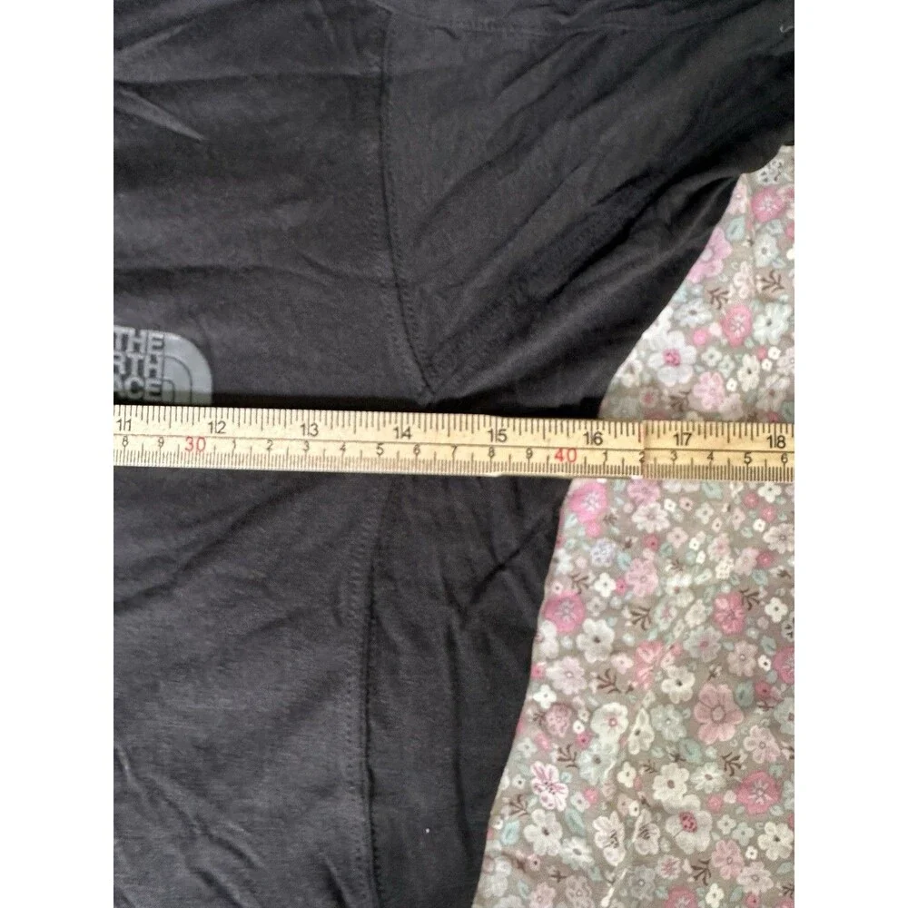 The North Face Women's XS Black CoolMax Running Hiking Performance T-Shirt VTG - Picture 7 of 8
